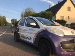 Total-Covering-Voiture-Avec-Stickers-Personnalisé-13